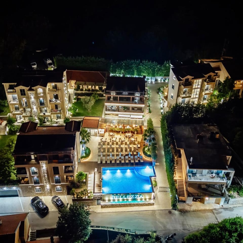 Property building, Swimming pool