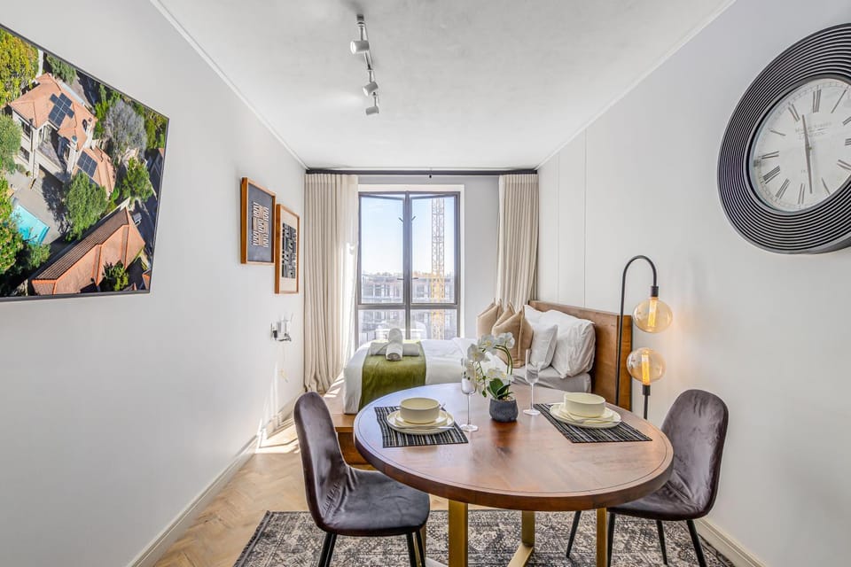 Stay Awhile Studio Apartment at Rosebank Apartment in Johannesburg