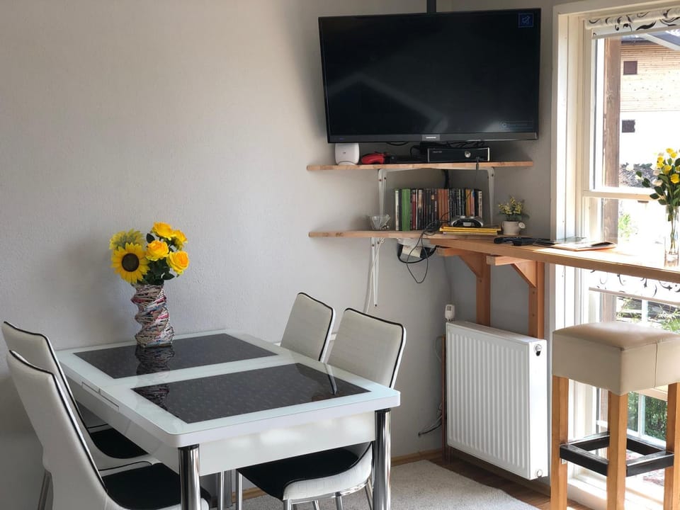 TV and multimedia, Dining area