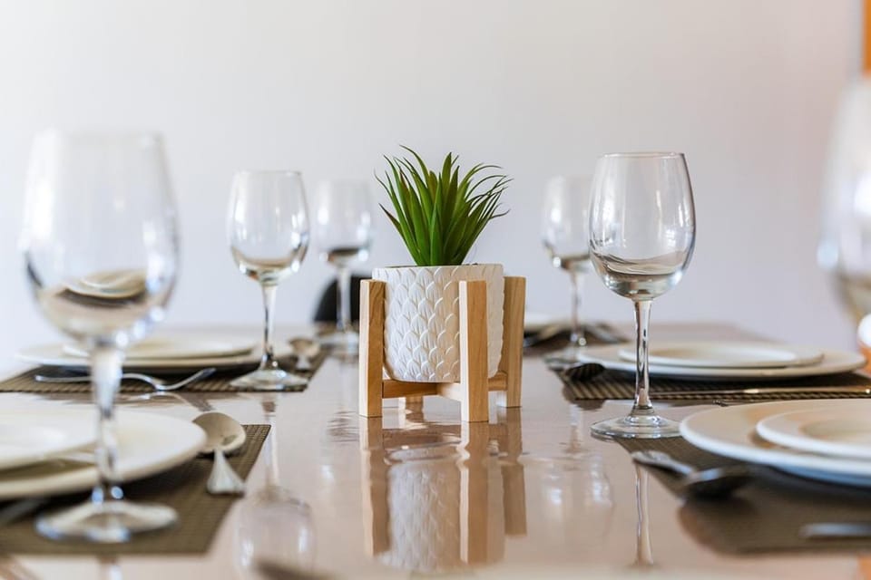Elegant 3 Bed Apart-Walk to V&A Waterfront Apartment in Cape Town