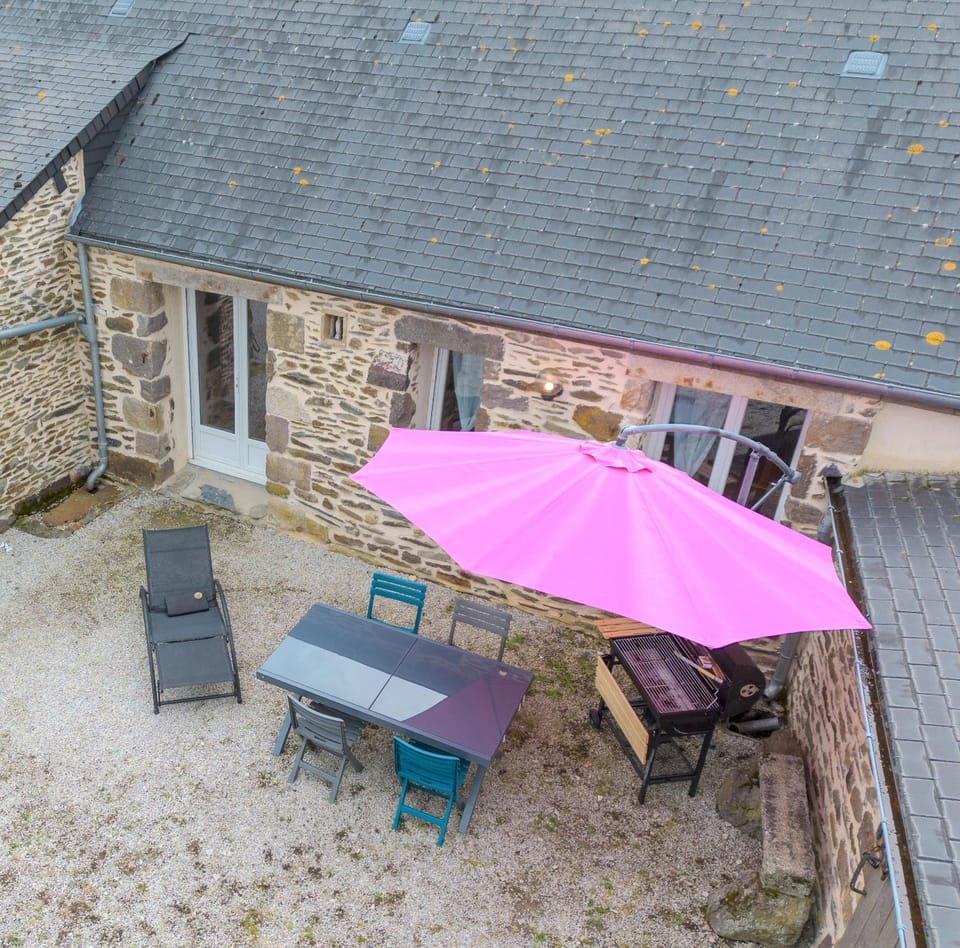 Property building, Patio, Spring, Day, sunbed