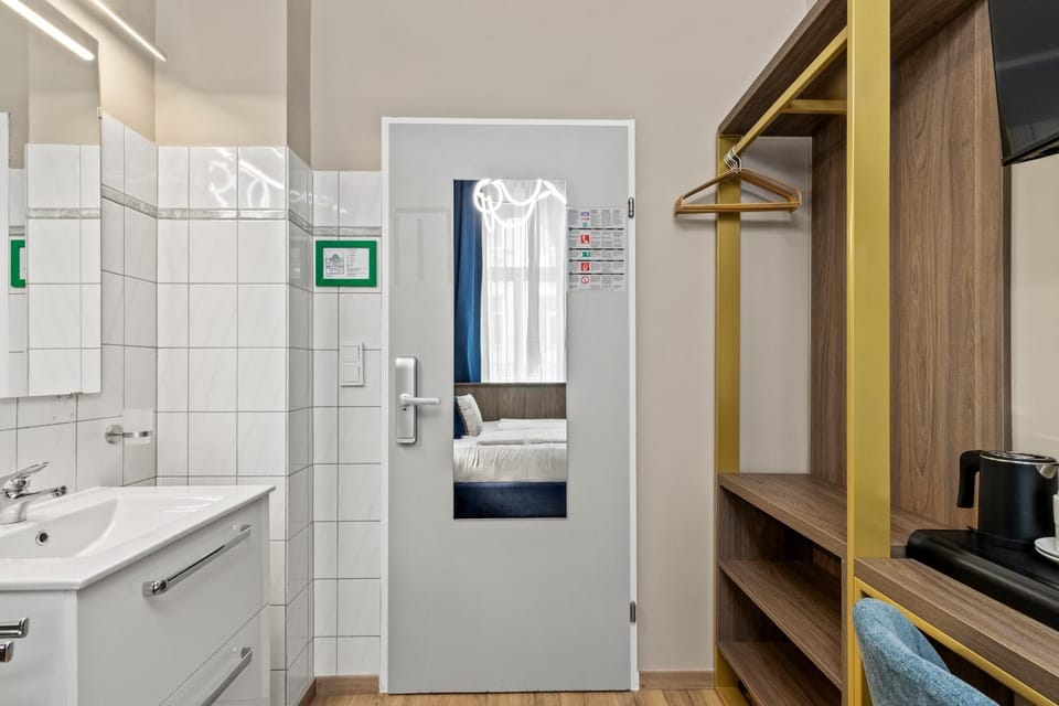 Odeon near Nestroyplatz with Self Check-in & Private External Bathroom Hotel in Vienna