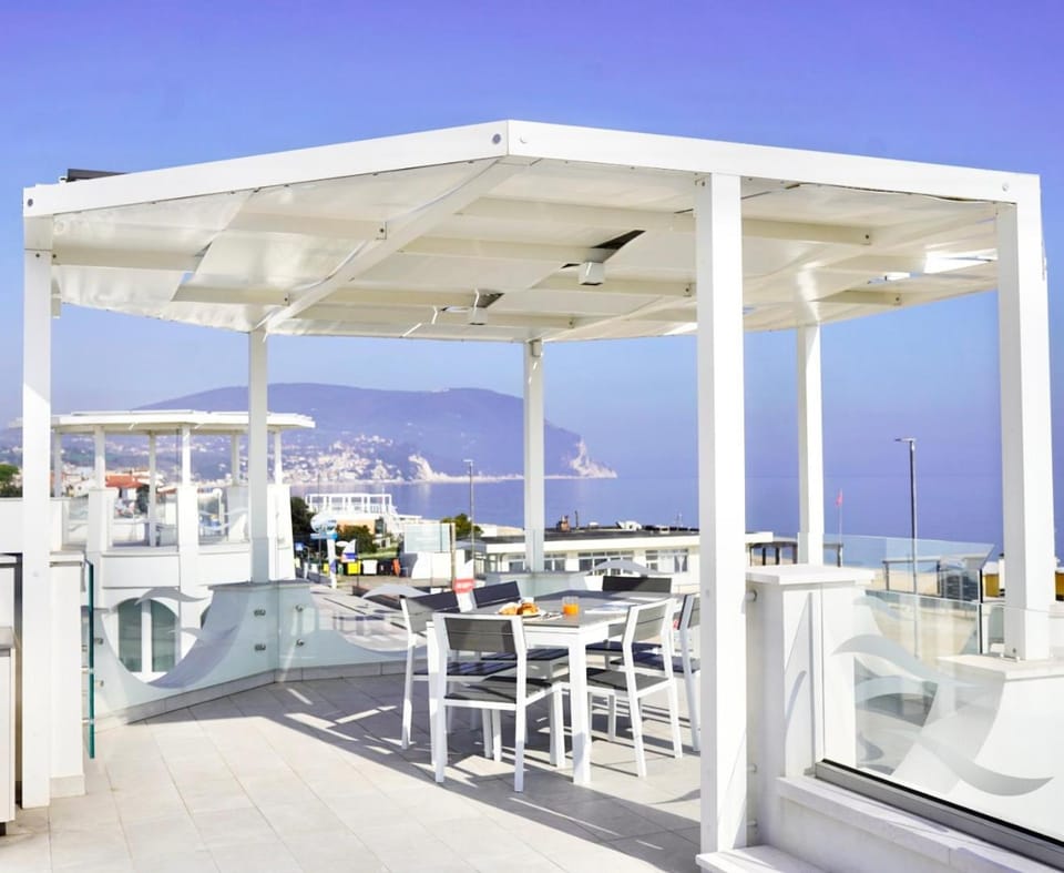 Balcony/Terrace, Dining area, Sea view