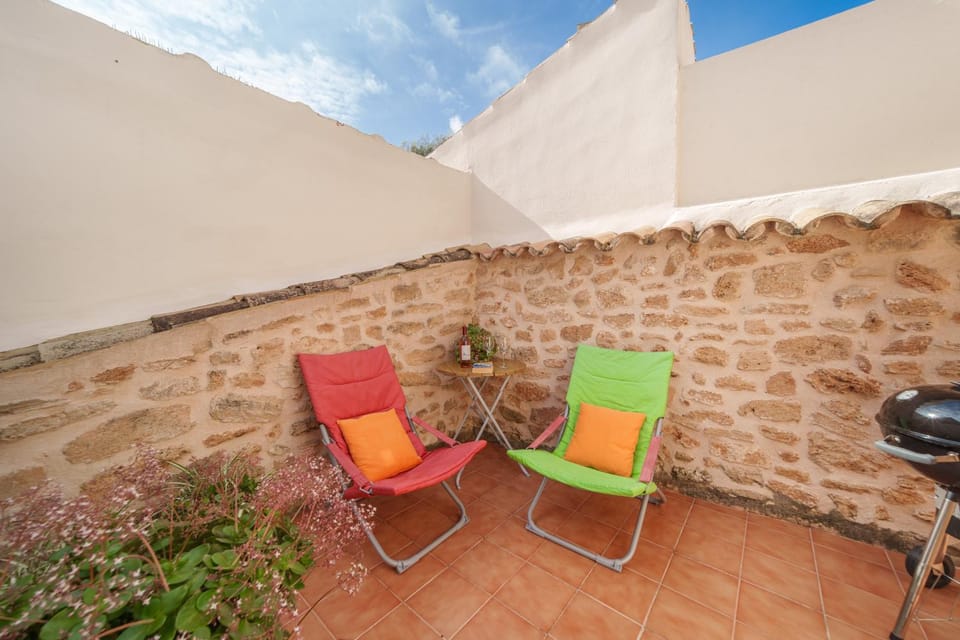 Patio, BBQ facilities, Seating area