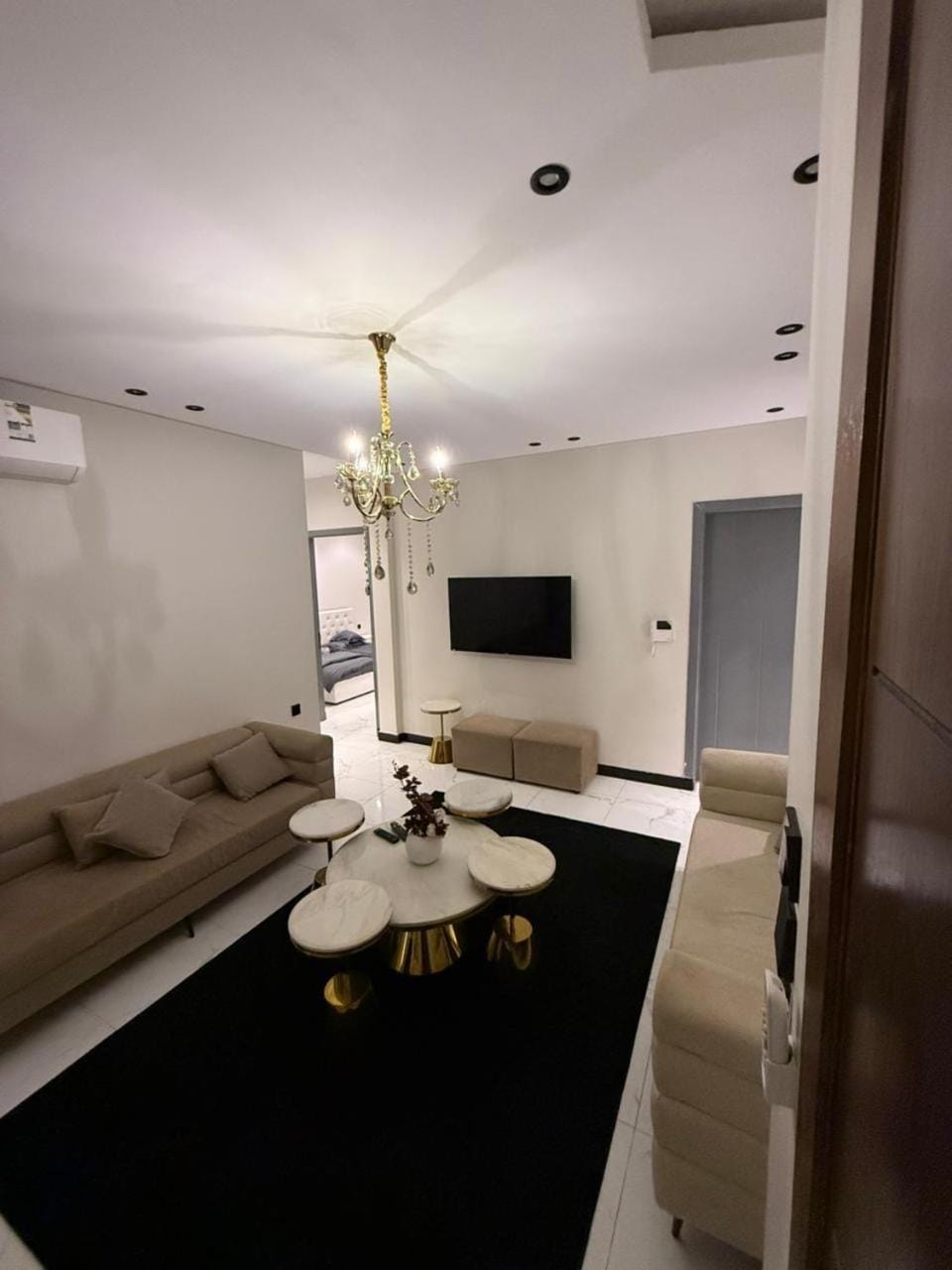 شقه مكونه من أربعه غرف وصاله فاخره Apartment in Jeddah