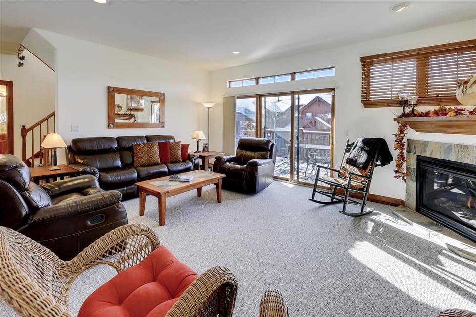 Highland Greens 66, Townhome in Breckenridge, Private Hot Tub, 2 Car Garage House in Breckenridge