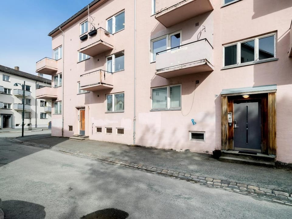 Comfortable 4-room apartment in a classic Lademoen apartment building Apartment in Trondheim
