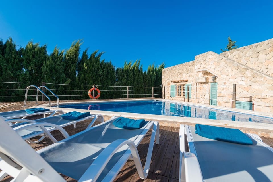 Facade/entrance, Off site, Garden, Balcony/Terrace, Mountain view, Pool view, Swimming pool, Swimming pool