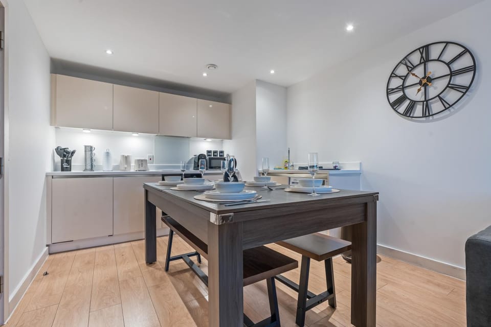 Free Parking 1BR Sleeps 6 Canary Wharf view Apartment in London Borough of Southwark