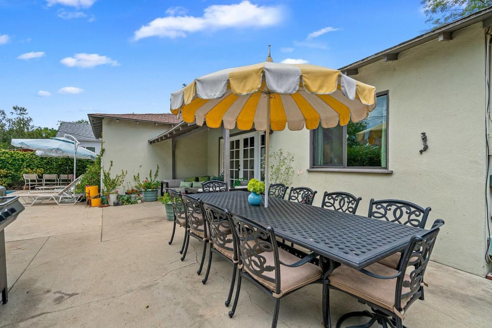Sherman Oaks Family 4BR Pool Home Colby & Conrad House in Sherman Oaks