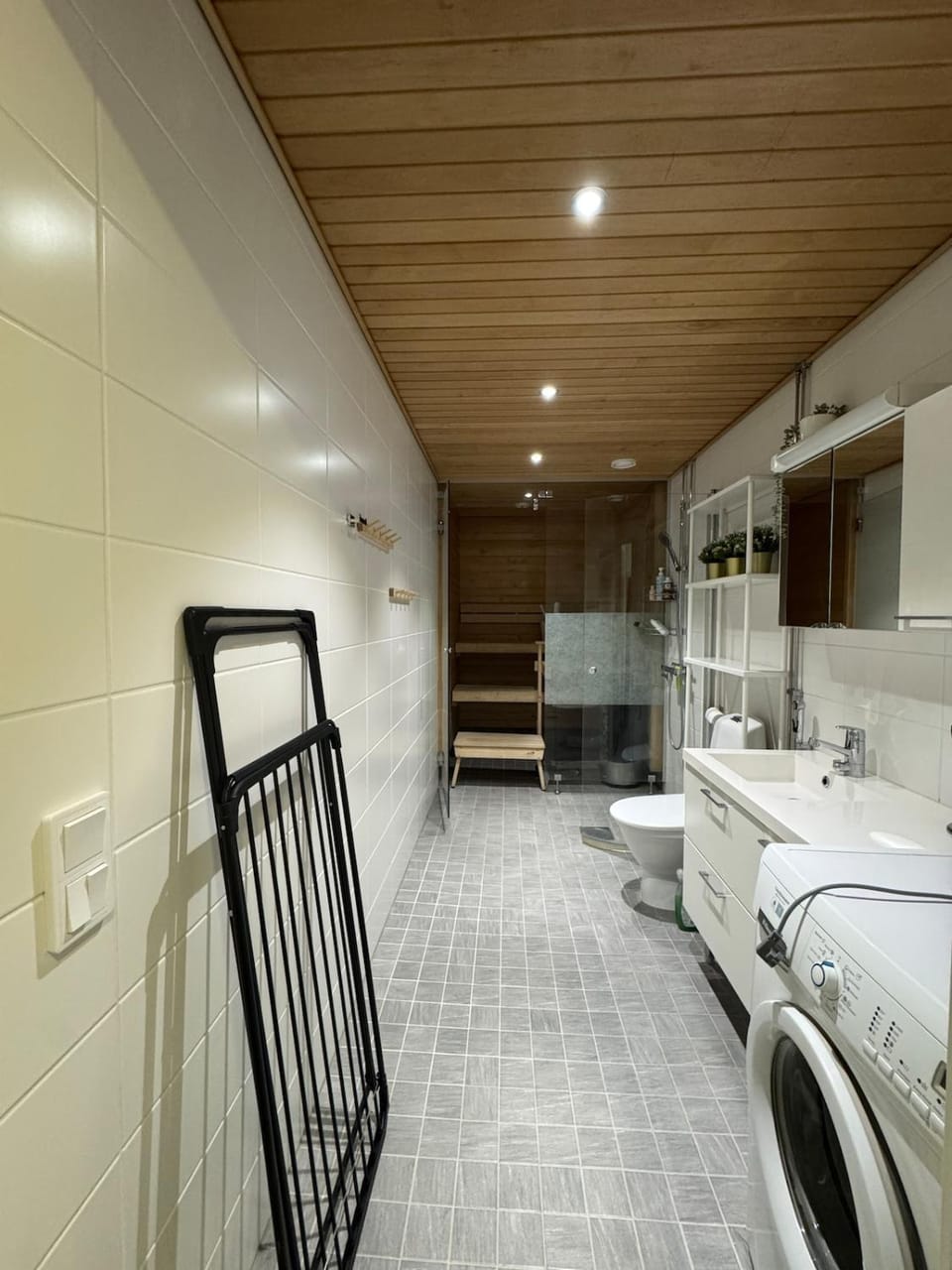 City two bedroom Sea view Sauna Warm stable Charging Apartment in Finland