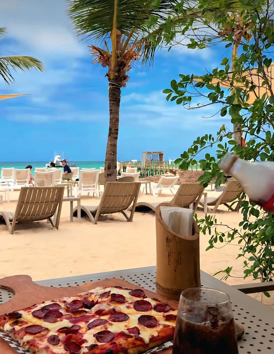 Restaurant/places to eat, Day, Natural landscape, Beach, sunbed