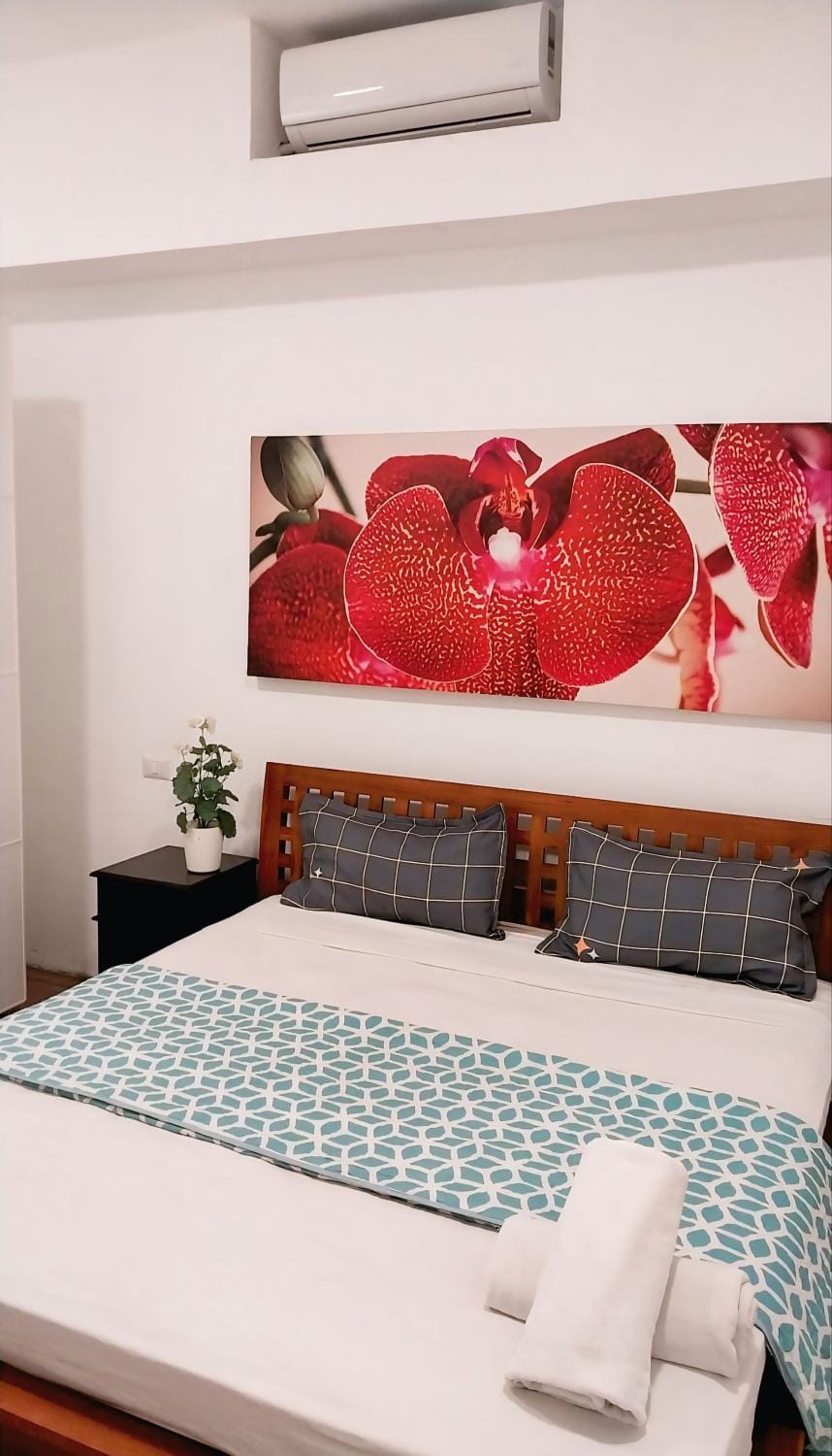 Bed, Bedroom, air conditioner