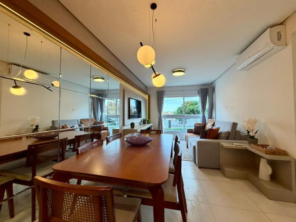 Living room, Dining area, air conditioner