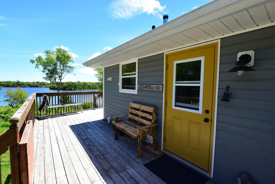 Property building, Balcony/Terrace, Lake view