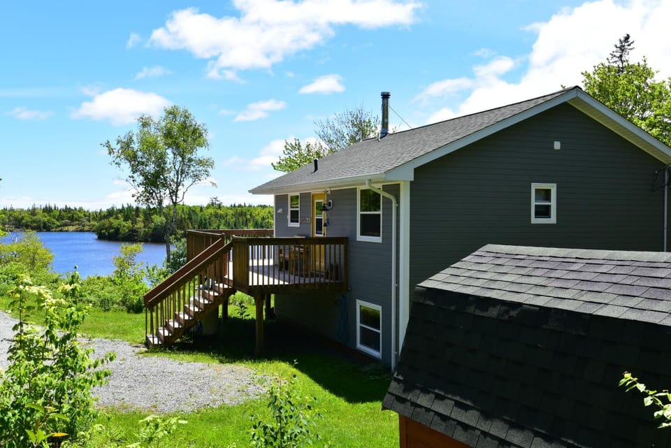 Property building, Natural landscape, Garden, Lake view