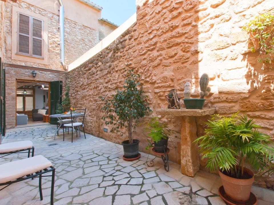 Patio, Inner courtyard view