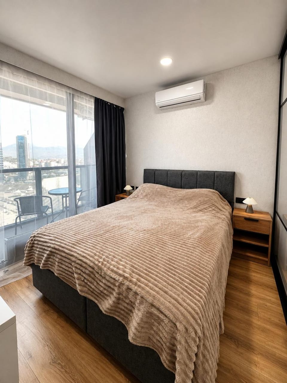 Bed, Bedroom, air conditioner