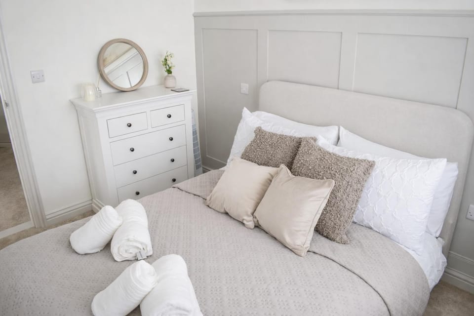 Newly refurbished, central location with free parking House in Stratford-upon-Avon