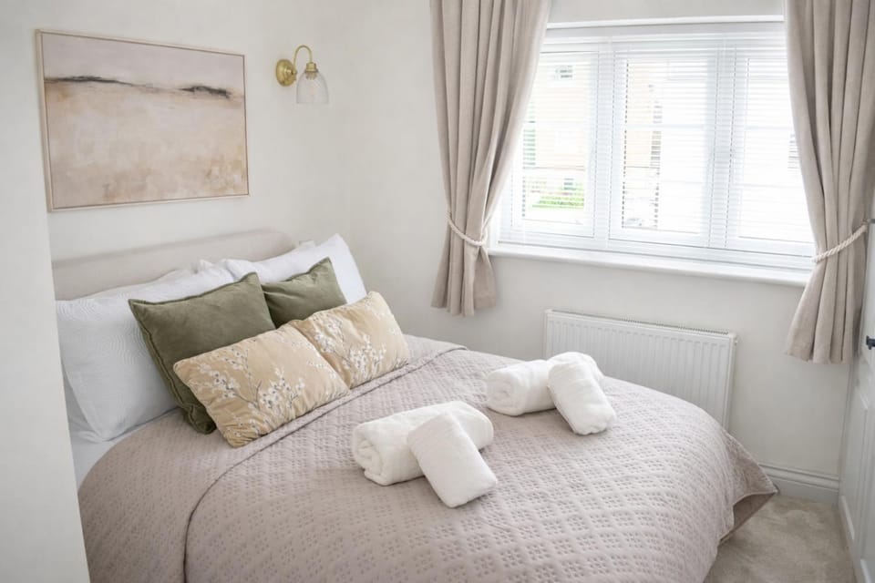 Newly refurbished, central location with free parking House in Stratford-upon-Avon