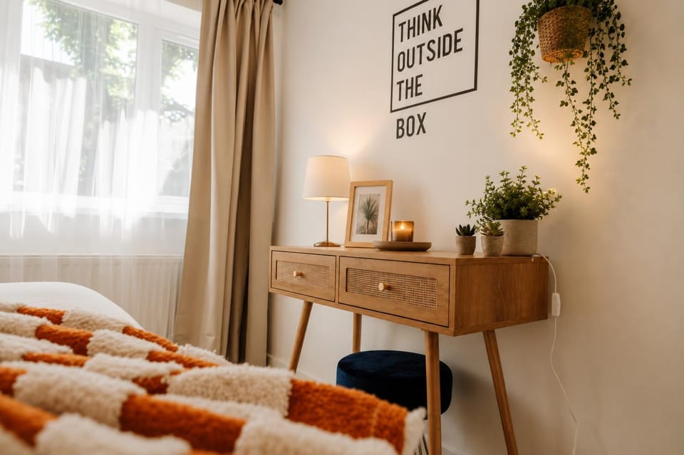 Luxury 2BR Apartment Near Merry Hill Apartment in England