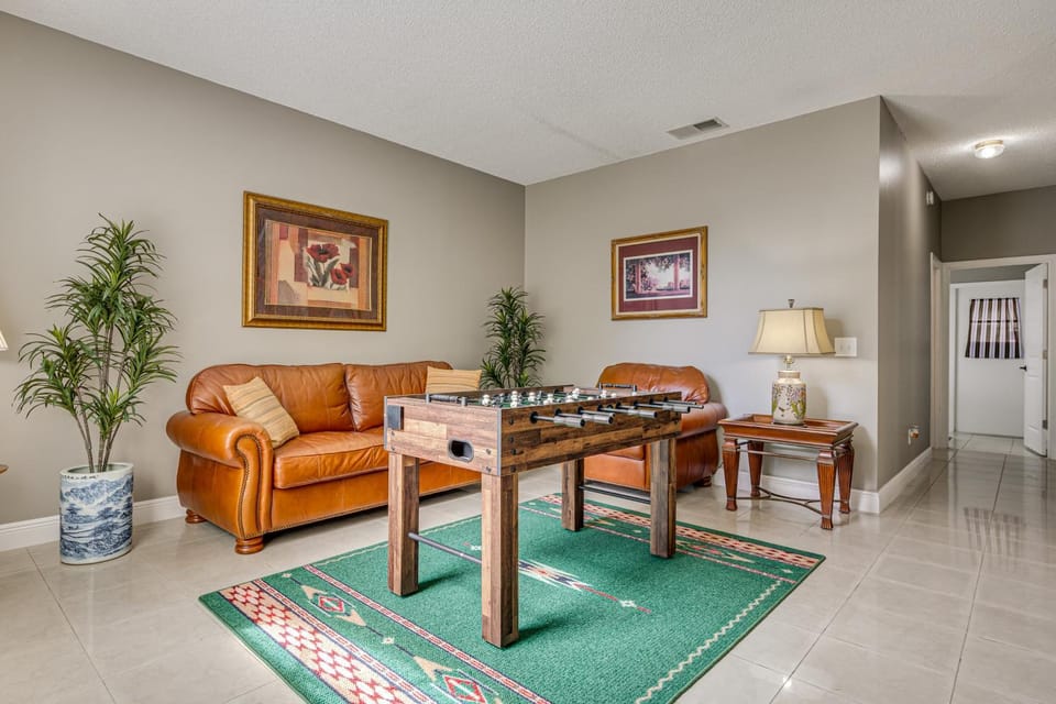 Screened Lanai & Yard! Family Getaway in Apopka House in Apopka