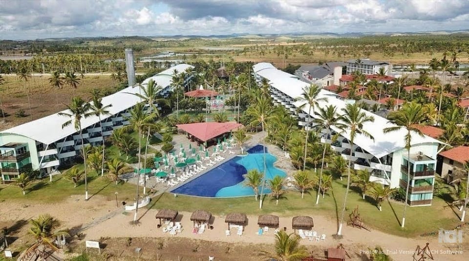 Property building, Bird's eye view, Swimming pool, Swimming pool, Parking