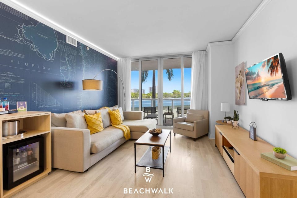Stylish 1BR Near the Beach Resort Life Apartment in Hallandale Beach