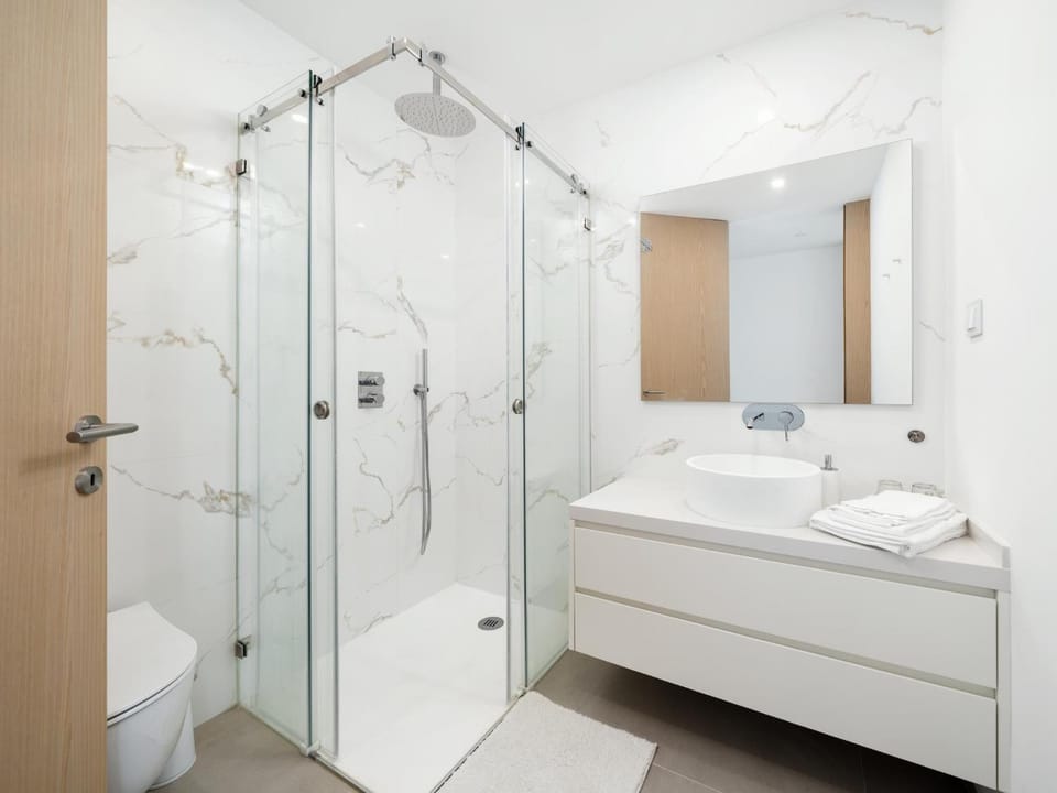 Bathroom, towels