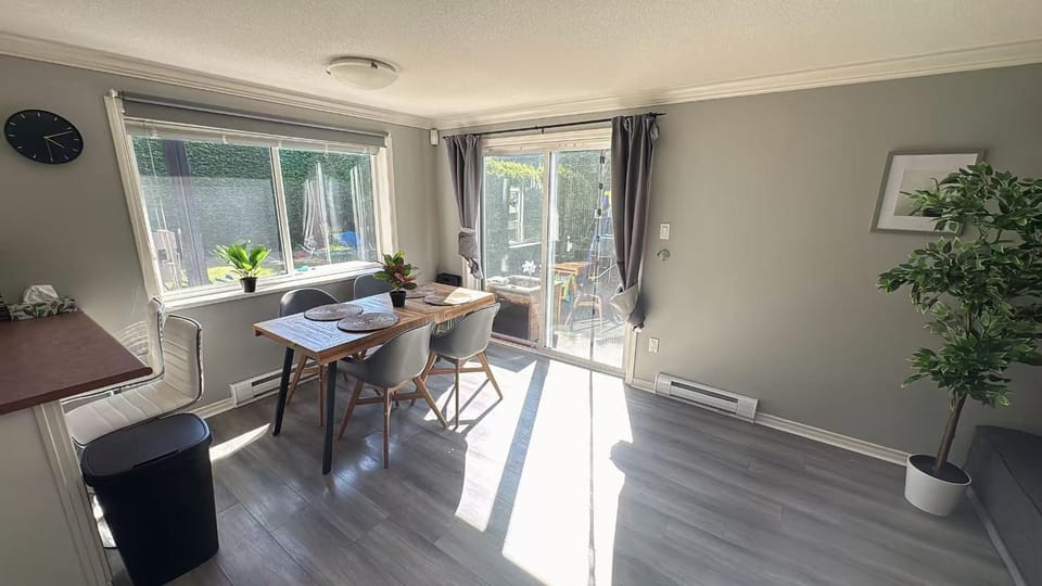 Bright and Cozy Modern Suite in Steventon Richmond House in Richmond