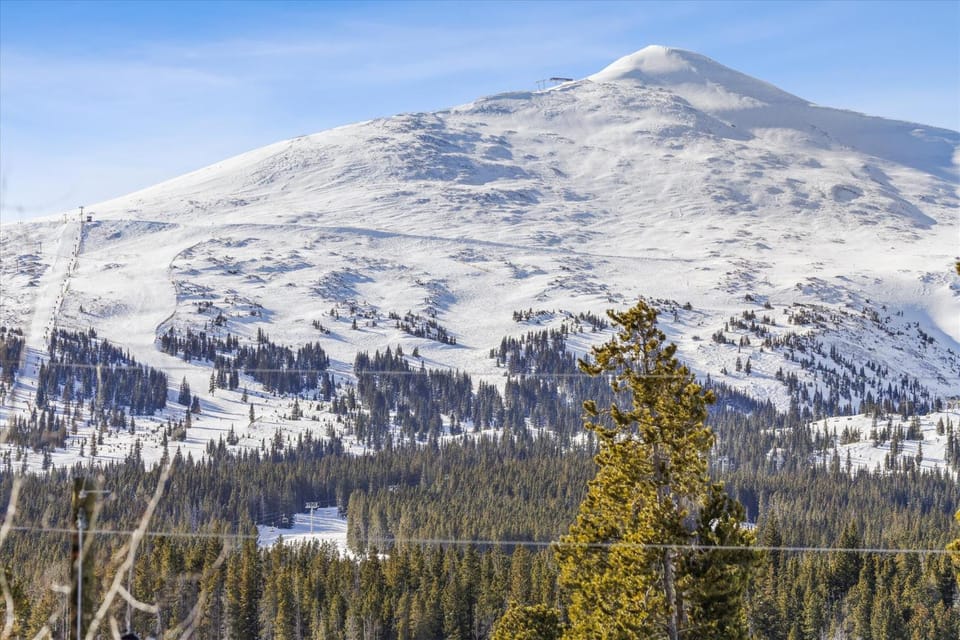 Lone Hand Lodge, Custom Private Home on Peak 7 With Outdoor Grill and Hot Tub House in Breckenridge