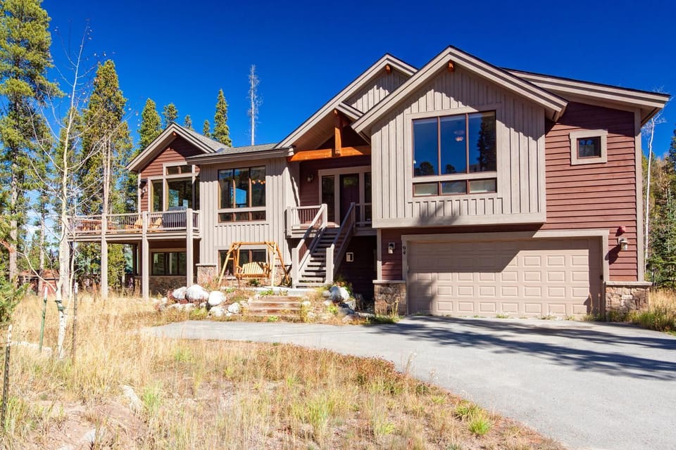 Lone Hand Lodge, Custom Private Home on Peak 7 With Outdoor Grill and Hot Tub House in Breckenridge