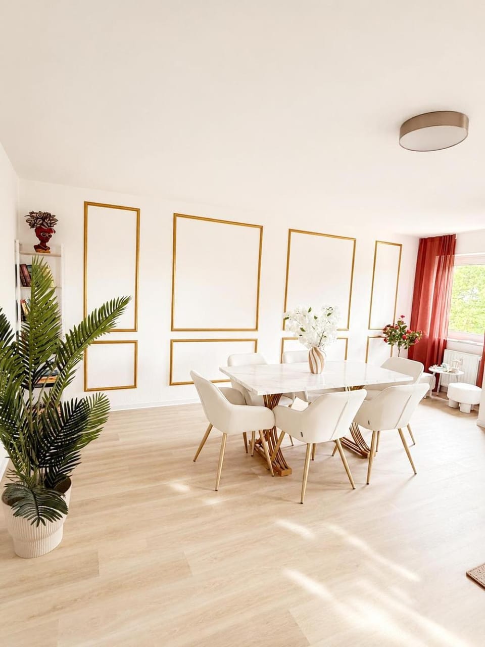 Dining area, Food