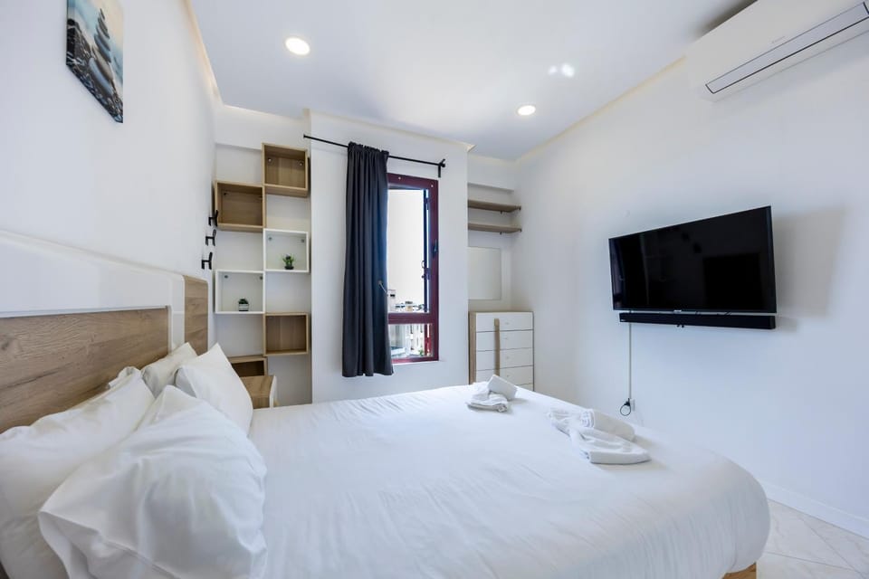Living room, Bedroom