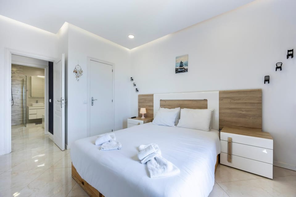 Living room, Bedroom