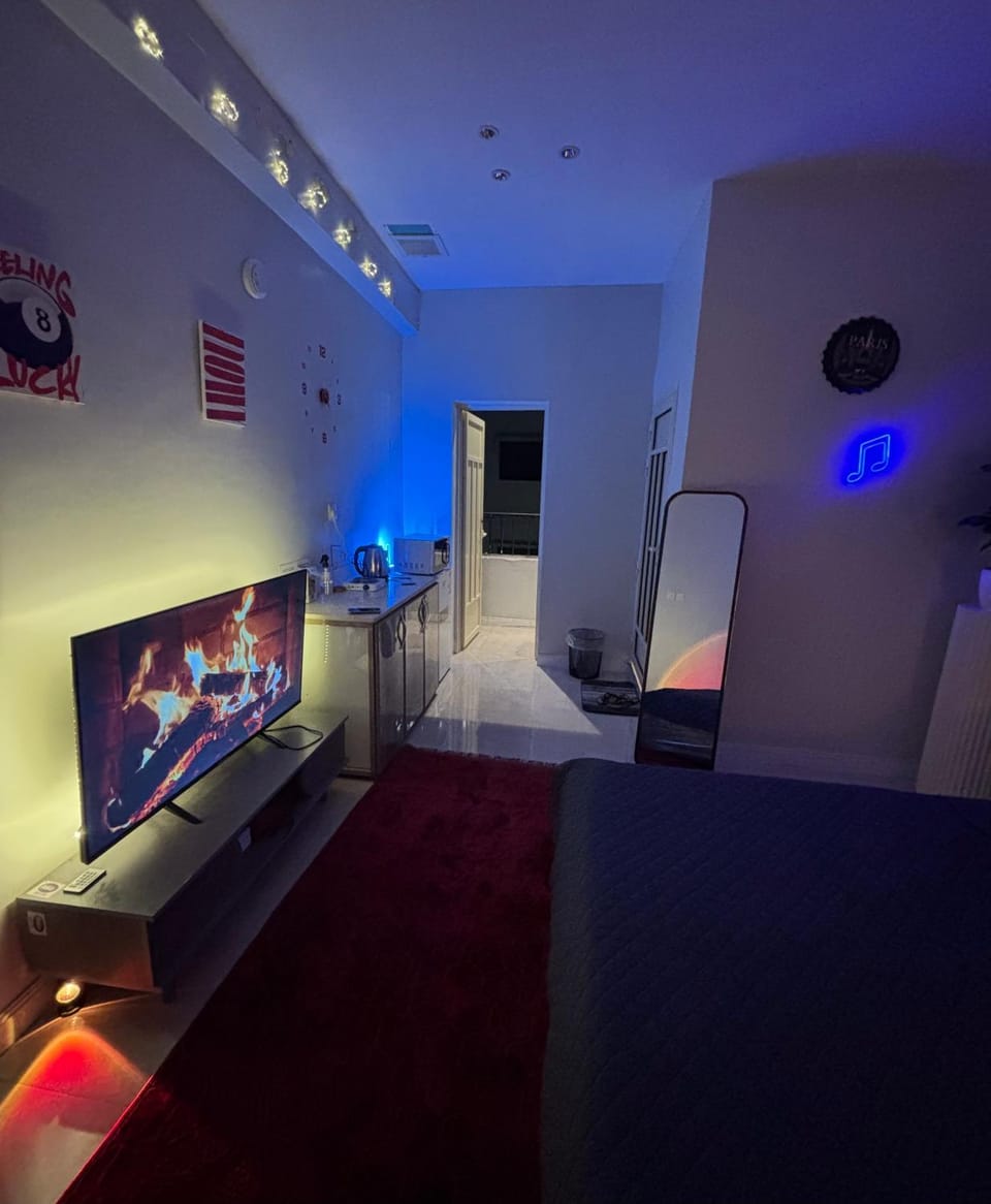 استديو كوزي مع بلكونه Apartment in Al Khobar