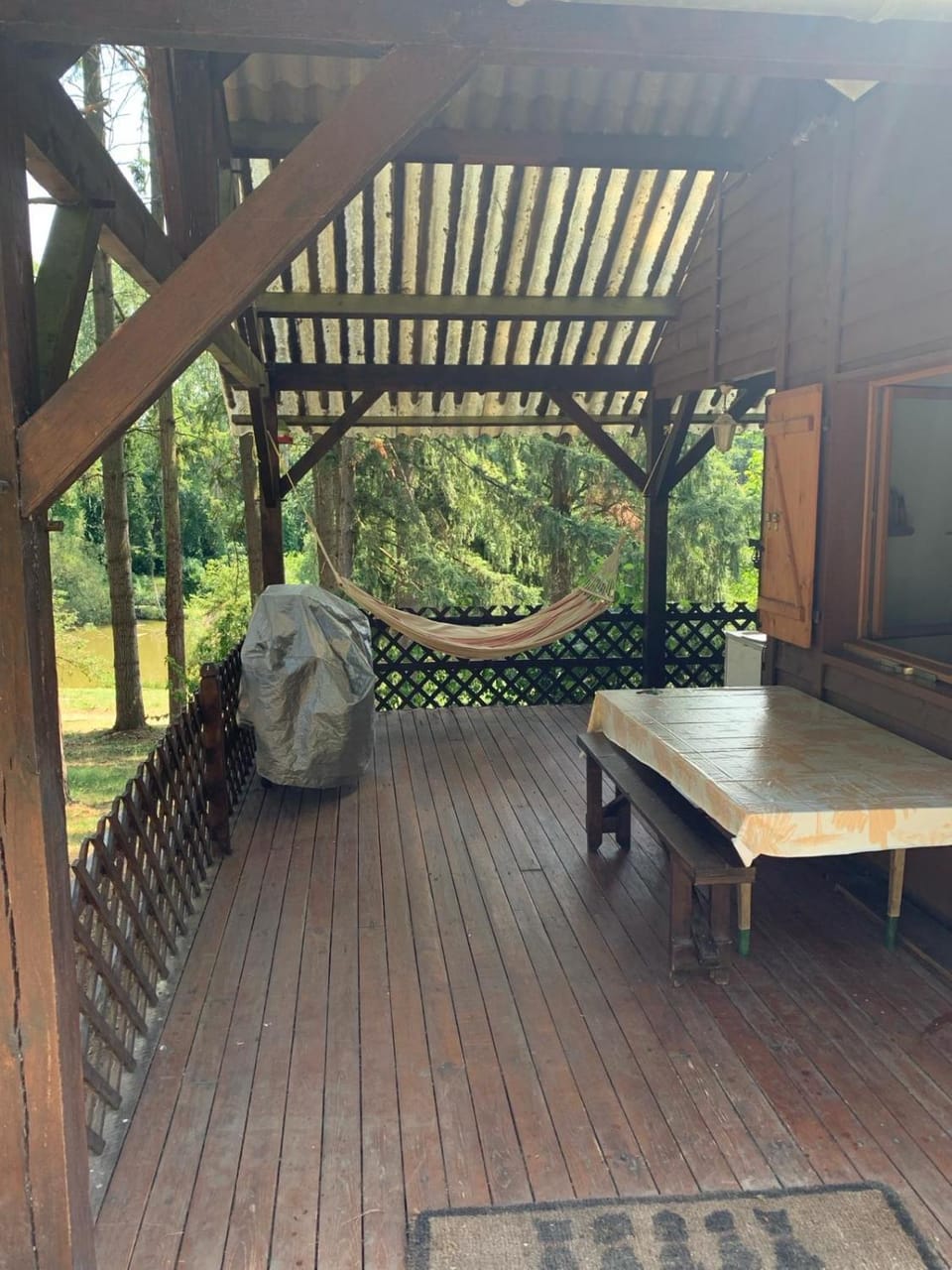 Chalet avec étang privé proche zoo de la Flèche et circuit des 24H du Mans Chalet in Pays de la Loire