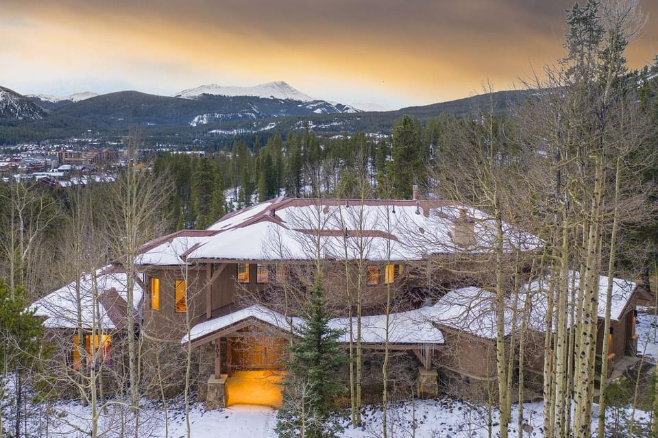 Lookout On Christie Lane, Great Views, Breckenridge and Baldy Mountain, Hot Tub House in Breckenridge