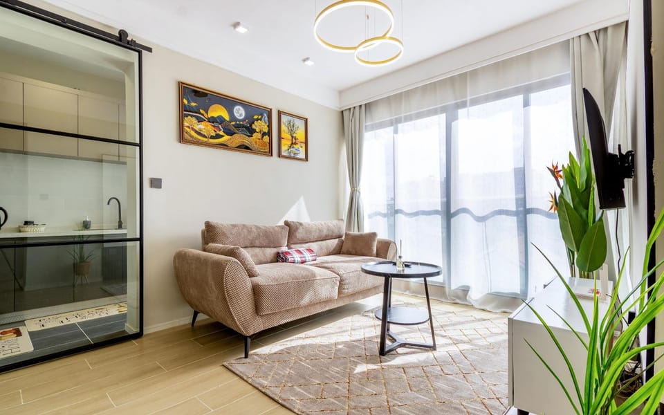 13 mins to JKIA Pool Gym Fast WiFi Apartment in Nairobi