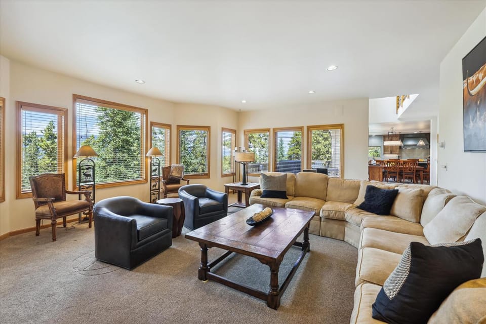 Luxury 5 bedroom Mountain View Lodge in Breckenridge, perfect for 12 guests with stunning views House in Breckenridge