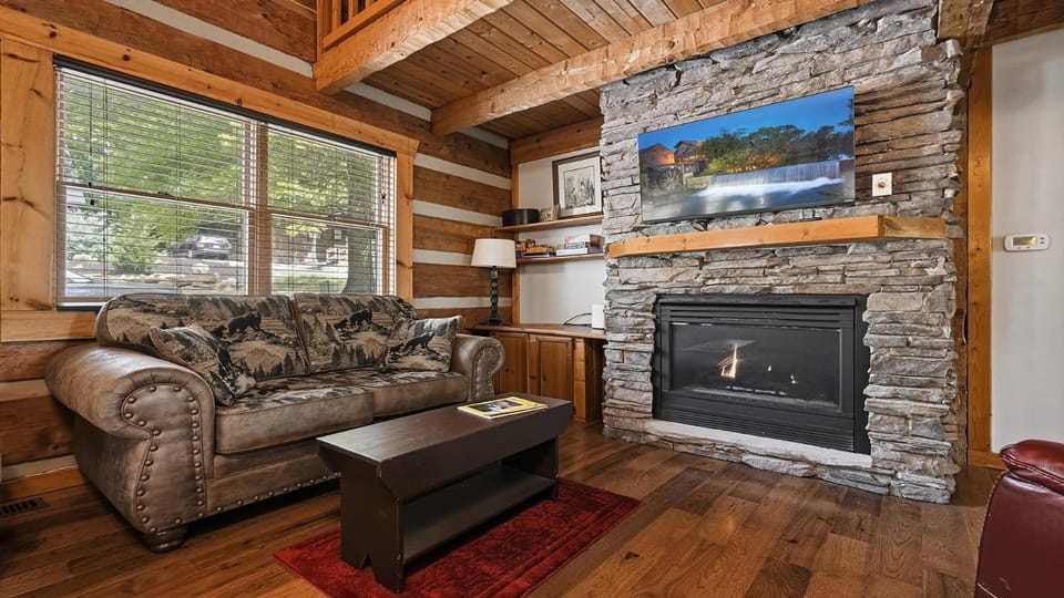 Appalachian Songbird Chalet in Sevierville