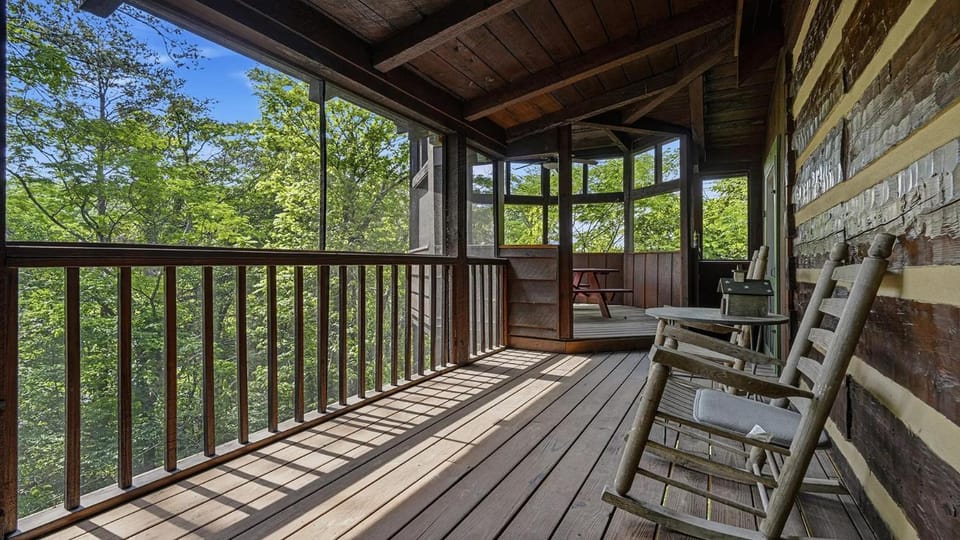 Appalachian Songbird Chalet in Sevierville