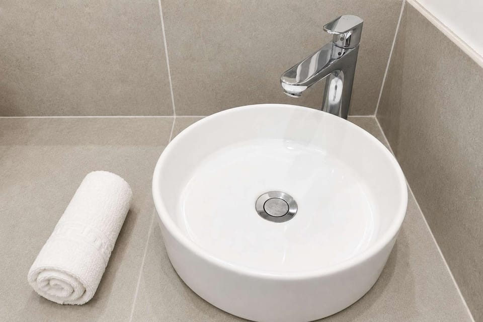 Bathroom, towels