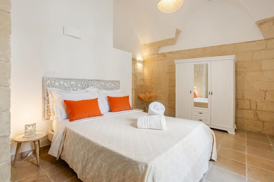 Bed, Photo of the whole room, Bedroom, towels, wardrobe