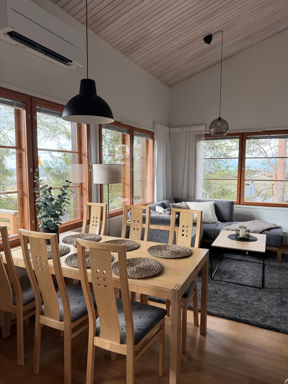 Living room, Seating area, Dining area