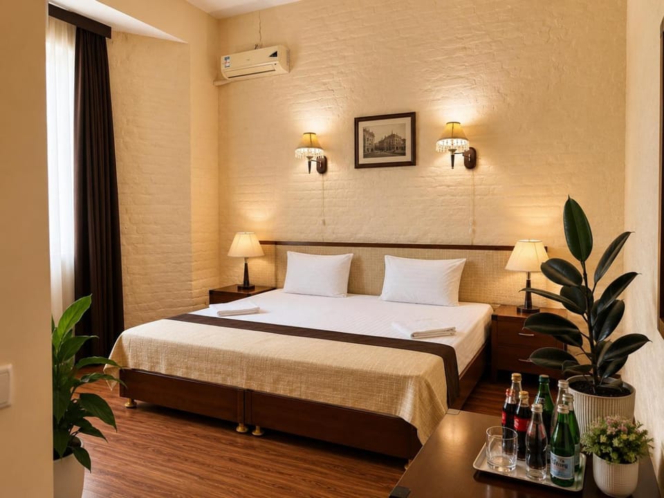 Bed, Photo of the whole room, Bedroom, air conditioner