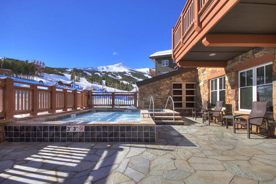 One Ski Hill Place 8516, Luxury condo with resort amenities Apartment in Breckenridge