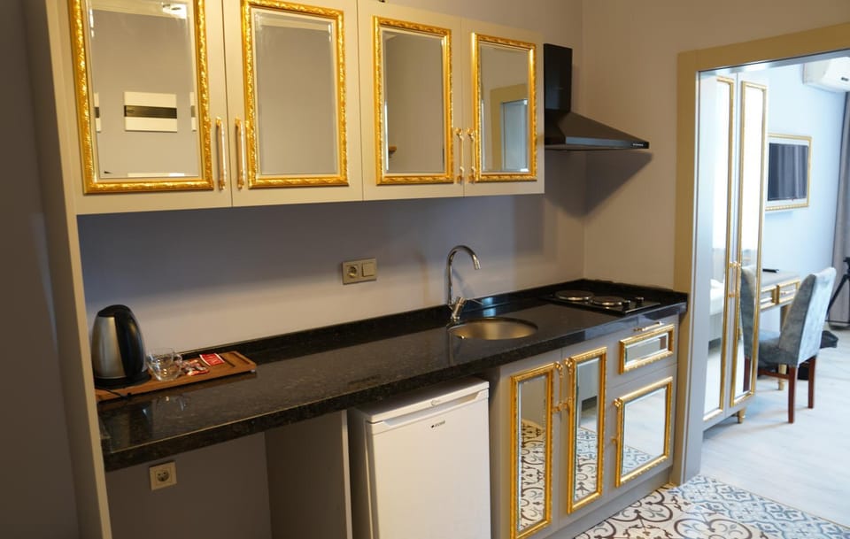 Kitchen or kitchenette, Dining area, minibar, pet friendly, stove