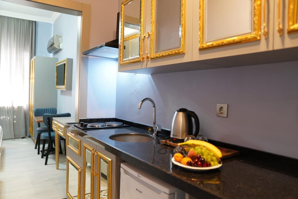 Kitchen or kitchenette