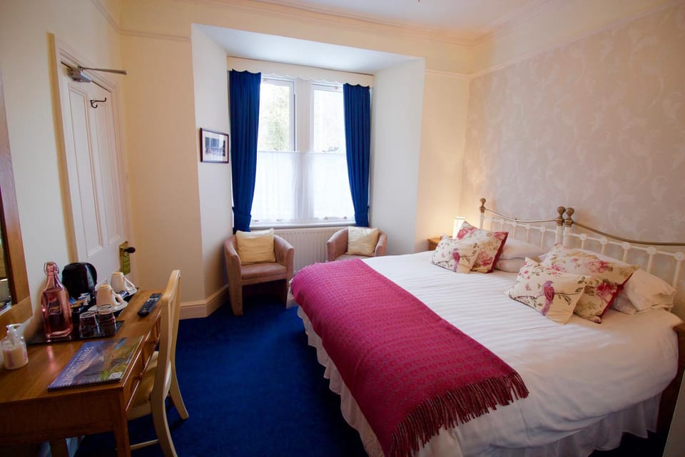 Photo of the whole room, Decorative detail, Seating area, Bedroom, River view, Street view